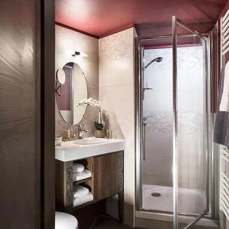 Sleeps 6 Pool Wifi Apartment *